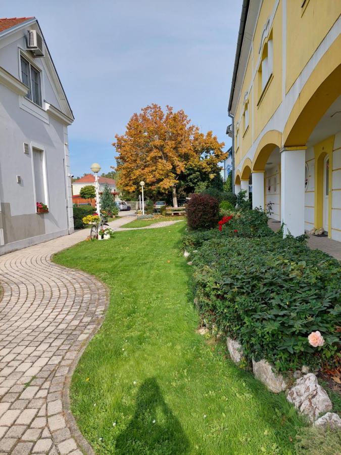 City Corner Thermal Mosonmagyaróvár Extérieur photo