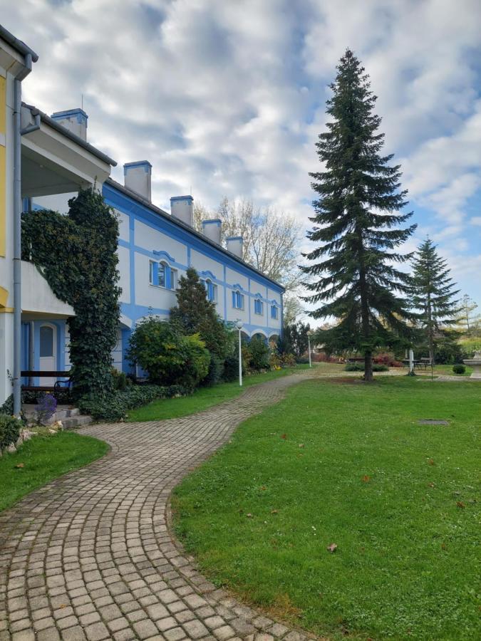 City Corner Thermal Mosonmagyaróvár Extérieur photo